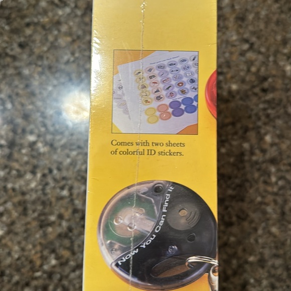 NEW Sharper Image “Find It” tiles for devices or items - Picture 4 of 4